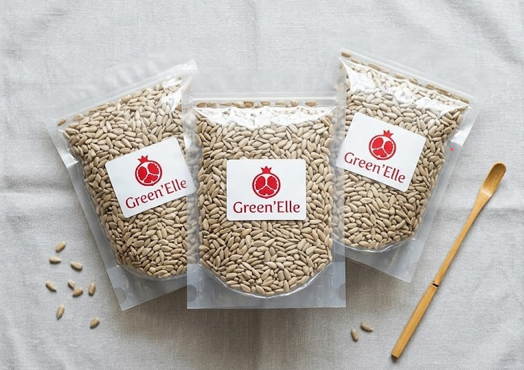 Dried pomegranate seeds